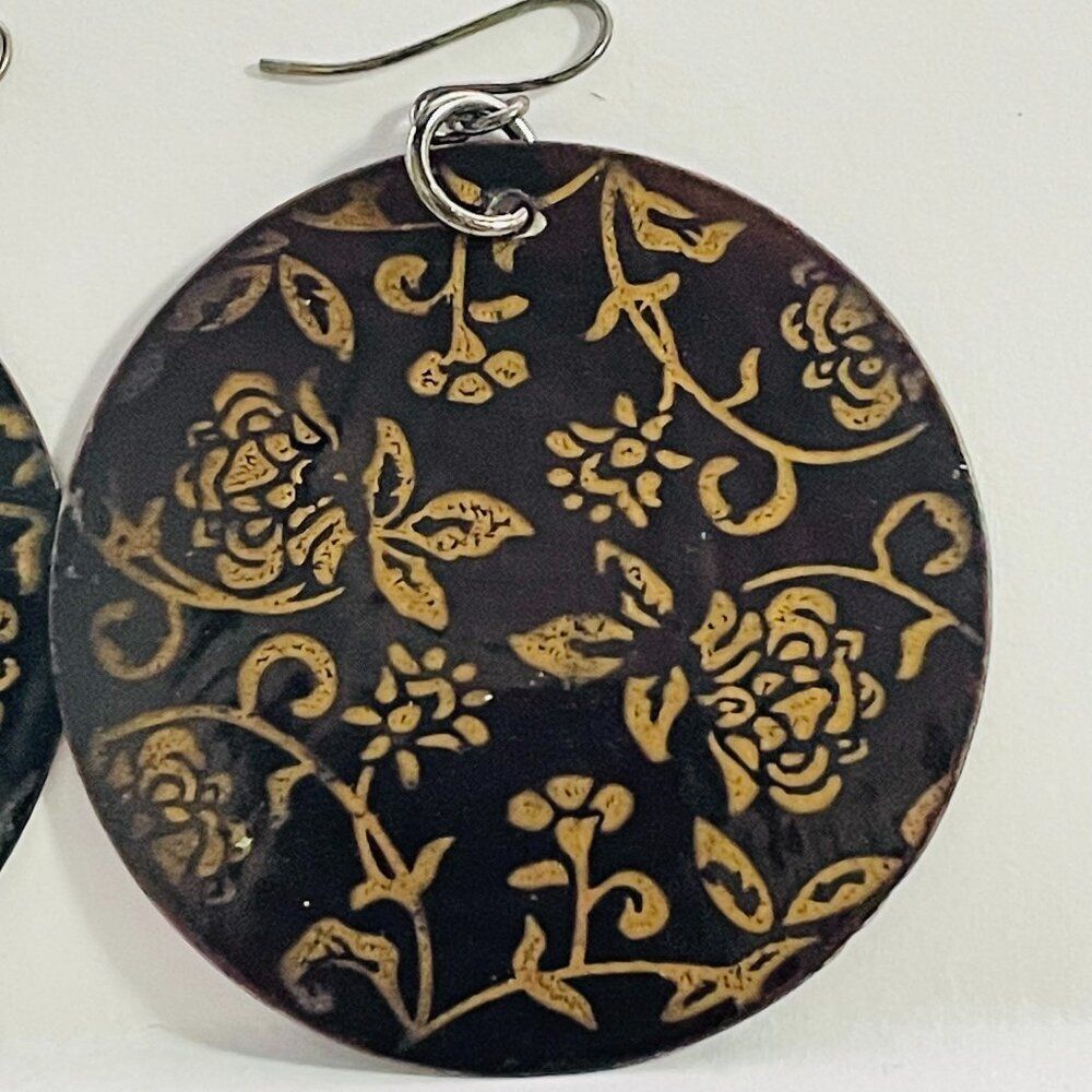 Retro Black & Gold Floral Disc Dangle Earrings Lightweight Metal Statement - Picture 4 of 7